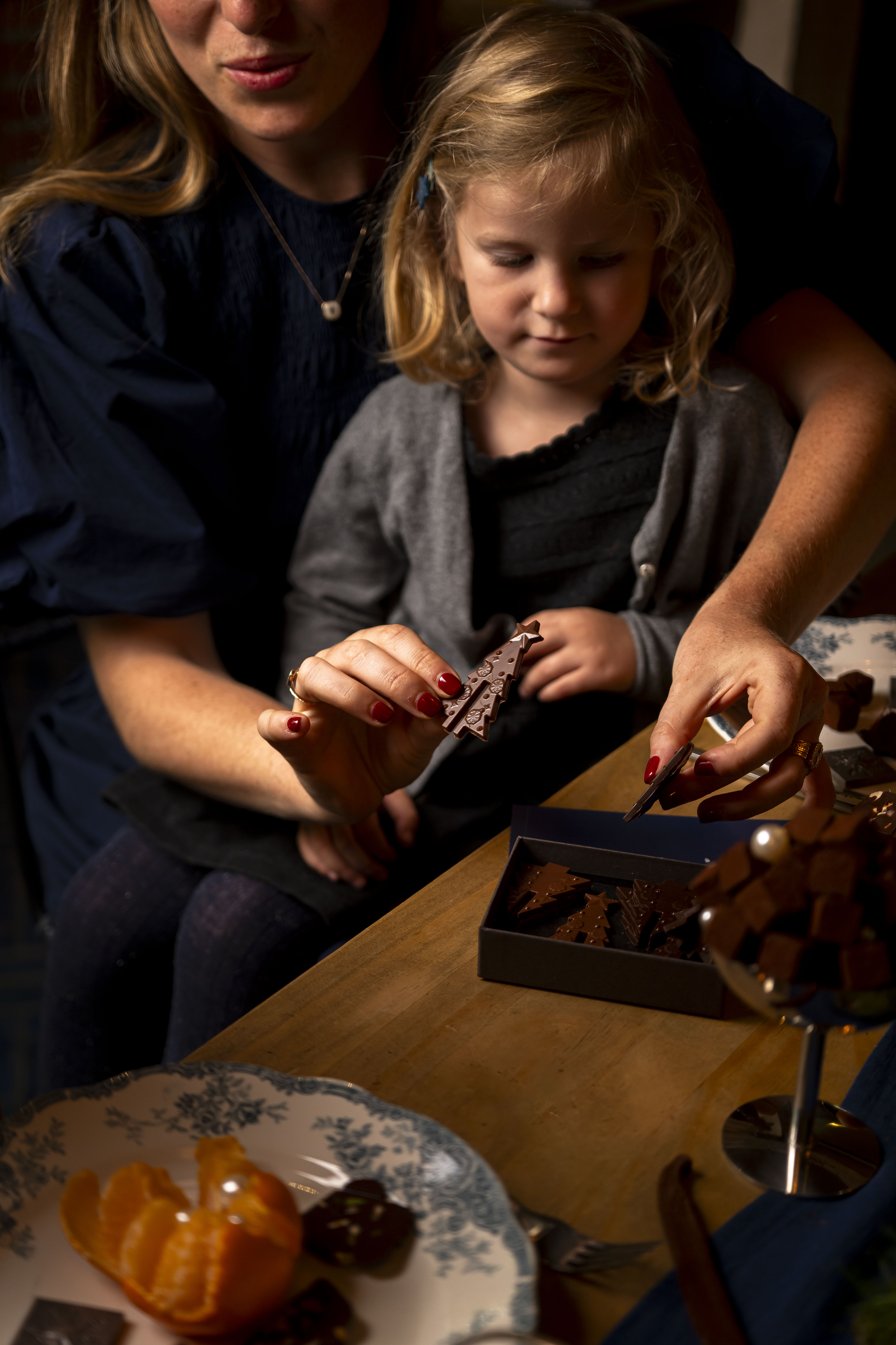 Coffret de 6 Sapins Surprises - noir et lait – Image 3