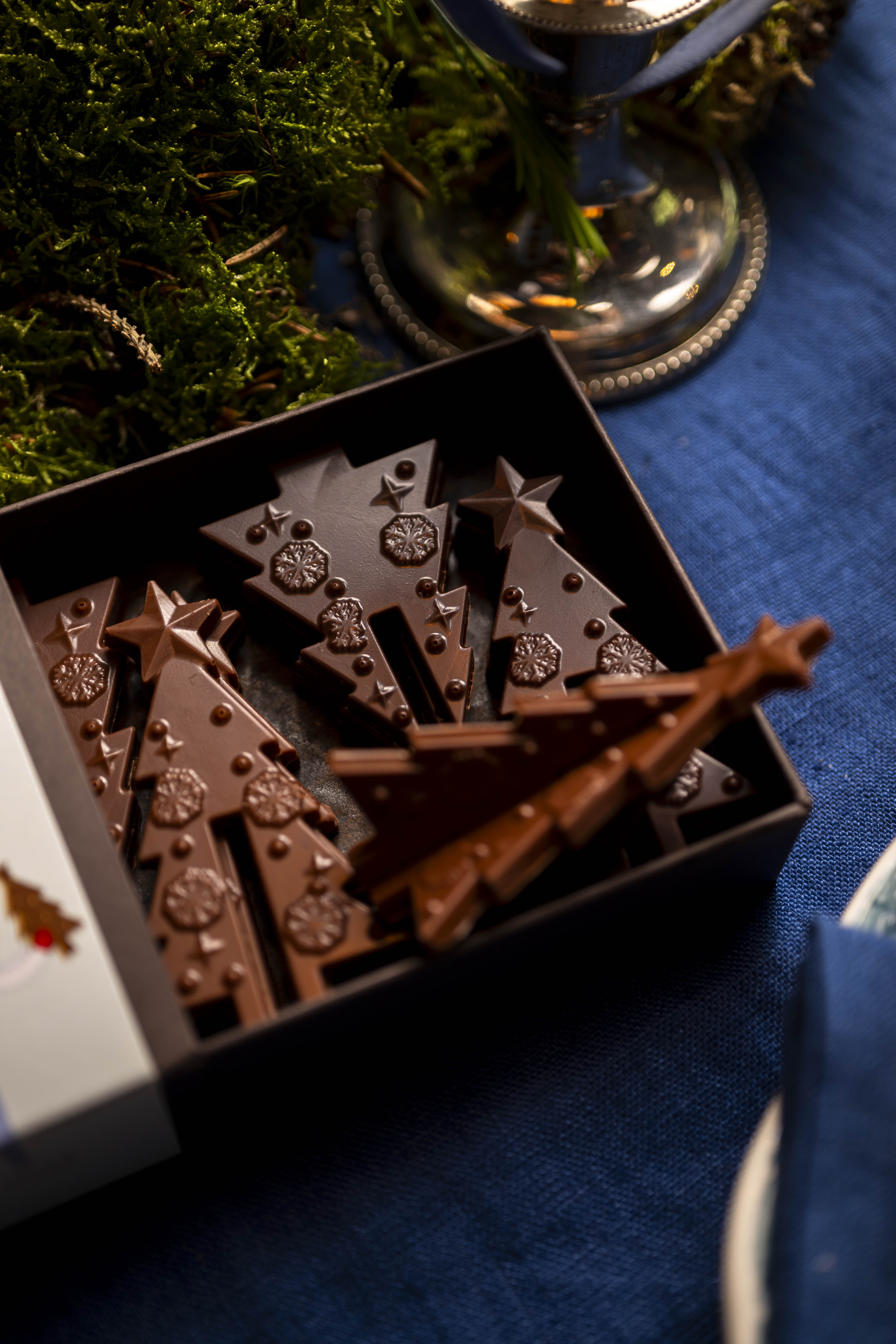 Coffret de 6 Sapins Surprises - noir et lait – Image 2